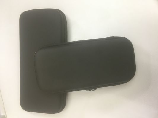 Custodie rigide leggere in EVA con rivestimento in velluto e copertina in ecopelle che offrono protezione per rasoi, giochi ed elettronica