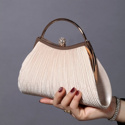 EUROPA E STATI UNITI RETRO COLORE SOLIDO anello di mano rivestito moda serratura chiusa borsa da pranzo catena borsa da bagno