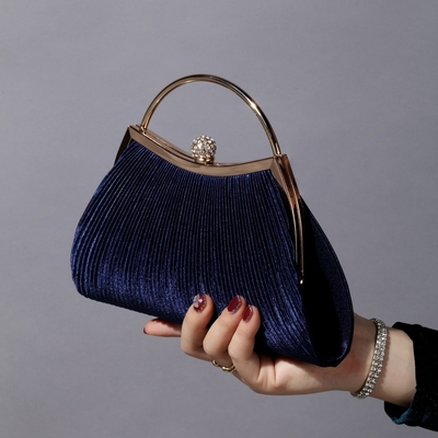EUROPA E STATI UNITI RETRO COLORE SOLIDO anello di mano rivestito moda serratura chiusa borsa da pranzo catena borsa da bagno