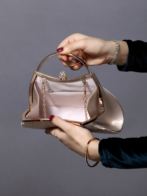 EUROPA E STATI UNITI RETRO COLORE SOLIDO anello di mano rivestito moda serratura chiusa borsa da pranzo catena borsa da bagno