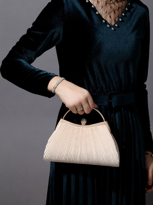 EUROPA E STATI UNITI RETRO COLORE SOLIDO anello di mano rivestito moda serratura chiusa borsa da pranzo catena borsa da bagno