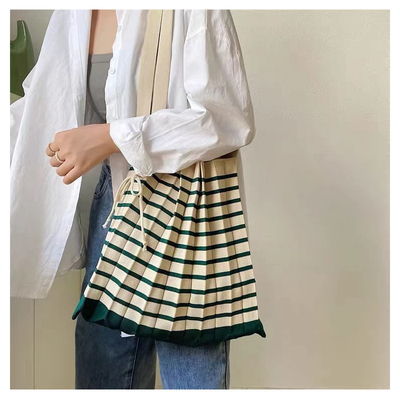 Nuova borsa da spalla letteraria piegata borsa da donna a maglia invernale borsa da moda borsa da donna transfrontaliera