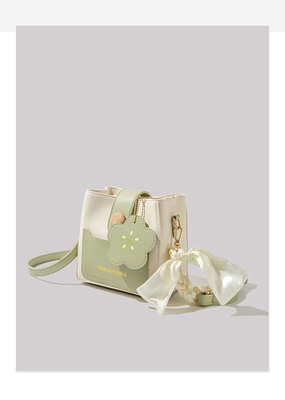 SUMMER FRESH ALL-MATCH BAGGA Moda femminile tendenza avanzata SENSE NICHE DESIGN BUCKET BAGGA CROSSBODY popolare quest'anno