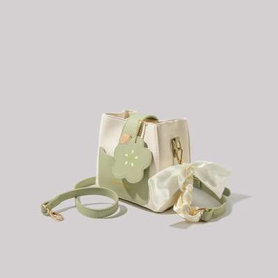 SUMMER FRESH ALL-MATCH BAGGA Moda femminile tendenza avanzata SENSE NICHE DESIGN BUCKET BAGGA CROSSBODY popolare quest'anno