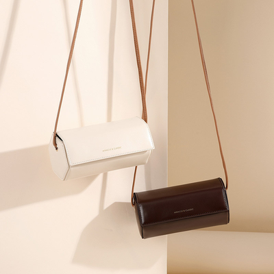 2024 NEW SIMPLE FASHION SMALL BAG NETWORK RED EVERYTHING SINGLE SHOULDER CROSSBODY FEMMALE BAG FASHION NICHE BAG NICHE