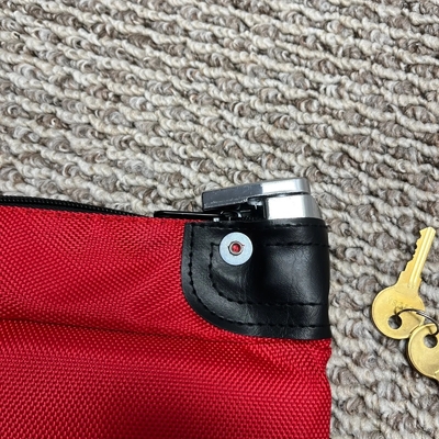 BORSA DI BANCO EXPLOSIVO TRANSFONDARIALE BORSA ZIPPER BORSA ROSSA NYLON BORSA DI Sicurezza BORSA MEDICINA BORSA DI ARMA BORSA AMMO