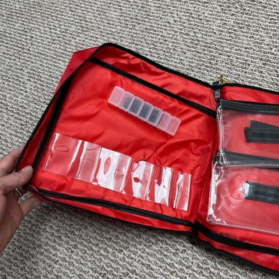 BORSA DI BANCO EXPLOSIVO TRANSFONDARIALE BORSA ZIPPER BORSA ROSSA NYLON BORSA DI Sicurezza BORSA MEDICINA BORSA DI ARMA BORSA AMMO