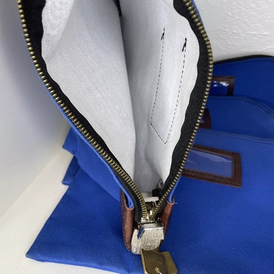 BANCO DI DEPOSITO ZIPPER BACCO CON DUE CIEVE BACCO ID BILL BACCO BANCO BACCO DISPONTO