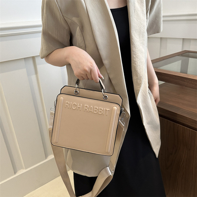 Semplice borsa di carta di moda borsa da donna nuova in borsa da mano di passeggero borsa da mano piccola quadrata borsa senior texture spalla larga cinghia corpo trasversale