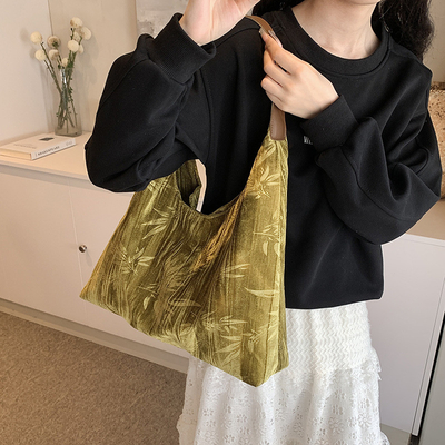Nuovo stile cinese grande capacità borsa ascellare tendenza nuova moda borsa medievale spalla borsa femminile minoranza commuter Tote