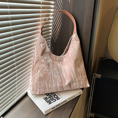 Nuovo stile cinese grande capacità borsa ascellare tendenza nuova moda borsa medievale spalla borsa femminile minoranza commuter Tote