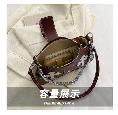 Borsa da braccio di alta qualità Nuova moda femminile autunno e inverno NICHE moda tutto retro catena di passeggeri spalla e spalla