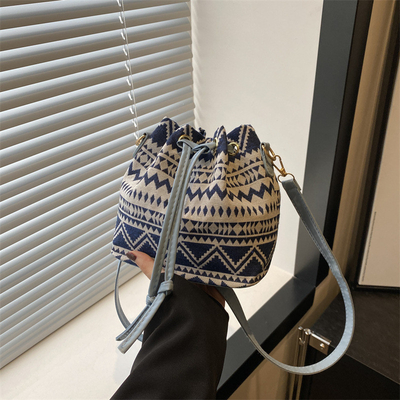 NEW CHINESE NAZIONALE VENTO ARMILLA BUCKET BACKET semplice moda tendenza estate nuovo stile di lino di alta qualità senso singolo spalla