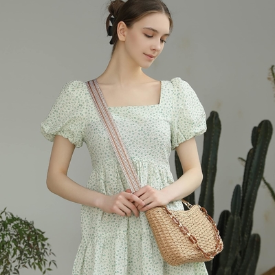 "Herald" piccolo sacchetto di paglia fatto a mano "Crossbody bag" per donne, "Summer chic" "Woven handbag" "Shoulder purse with chain"