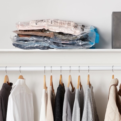 Amazon Basics Sacchetti di stoccaggio a zip a compressione a vuoto con pompa a mano, medio, 5 confezioni, bianco, blu cielo