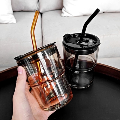 Vaso d'acqua da 400 ml, tazze con paglia e coperchio sigillato Portate per il caffè, il tè ghiacciato, vetro isolato a parete spessa