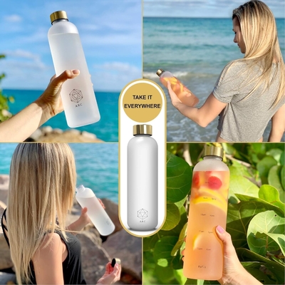 Bottiglia d'acqua ARCANA Arc con marcatore di orario - Bottiglie d'acqua motivazionali con orari di consumo - Plastica congelata priva di BPA