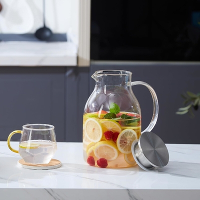 Boccone di vetro Karafu con coperchio, vaso di acqua resistente al calore da 68 oz per acqua calda/fredda, tè ghiacciato e bevande a base di succhi