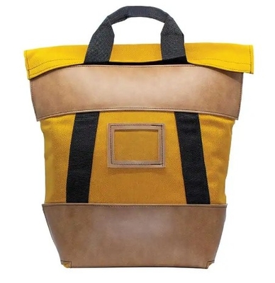 Borsa per corriere resistente al fuoco   Made on order Con la finitura in pelle di tufo, fondo quadrato, maniglie palmate durevoli e incorporato in serratura è sicuramente un prodotto prezioso in ogni ufficio, sala posta o magazzino!