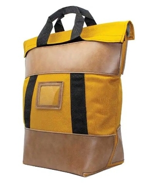 Borsa per corriere resistente al fuoco   Made on order Con la finitura in pelle di tufo, fondo quadrato, maniglie palmate durevoli e incorporato in serratura è sicuramente un prodotto prezioso in ogni ufficio, sala posta o magazzino!