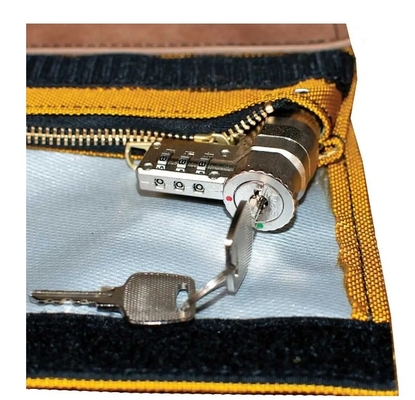 Borsa per corriere resistente al fuoco   Made on order Con la finitura in pelle di tufo, fondo quadrato, maniglie palmate durevoli e incorporato in serratura è sicuramente un prodotto prezioso in ogni ufficio, sala posta o magazzino!