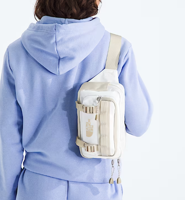 Fanny Packs borsa Zippered compartimento principale ha una sacca di maglia zip sicura con una chiaviera
