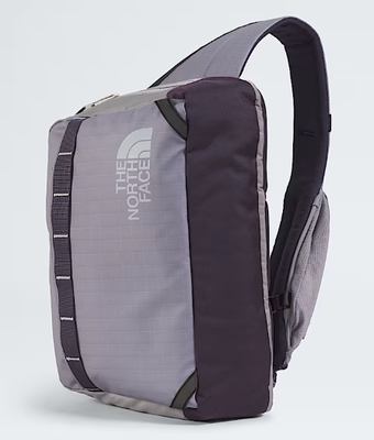 Zaino impermeabile realizzato con materiale riciclato in nylon con maniglia di presa paddled e cerniere facile da YKK