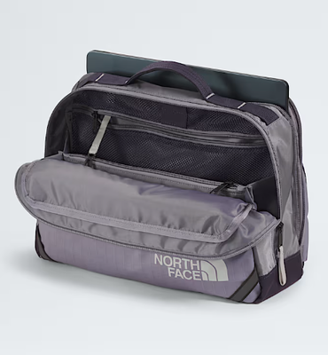 Zaino impermeabile realizzato con materiale riciclato in nylon con maniglia di presa paddled e cerniere facile da YKK