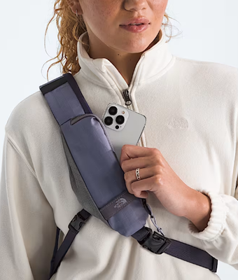 Zaino impermeabile realizzato con materiale riciclato in nylon con maniglia di presa paddled e cerniere facile da YKK