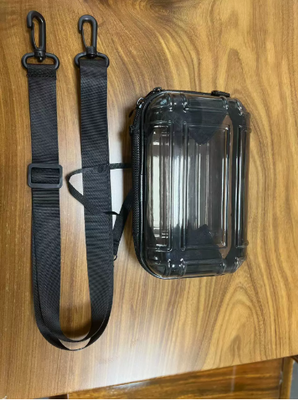 Mini sacchetto trasparente per il trucco da viaggio, sacchetto da 7 pollici con una sola spalla, sacchetto crossbody da viaggio, sacchetto di stoccaggio PC a guscio rigido, piccolo sacchetto quadrato per l'aviazione