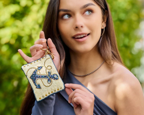 Portafoglio a monete Hooked Up Borsa per monete accattivante a forma di farfalla con audaci motivi floreali di perline, divertente nappa portachiavi e chiusura a zip, perfetta per piccoli oggetti essenziali